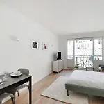 Bright For 2 - Champs-elysees Apartment Paris